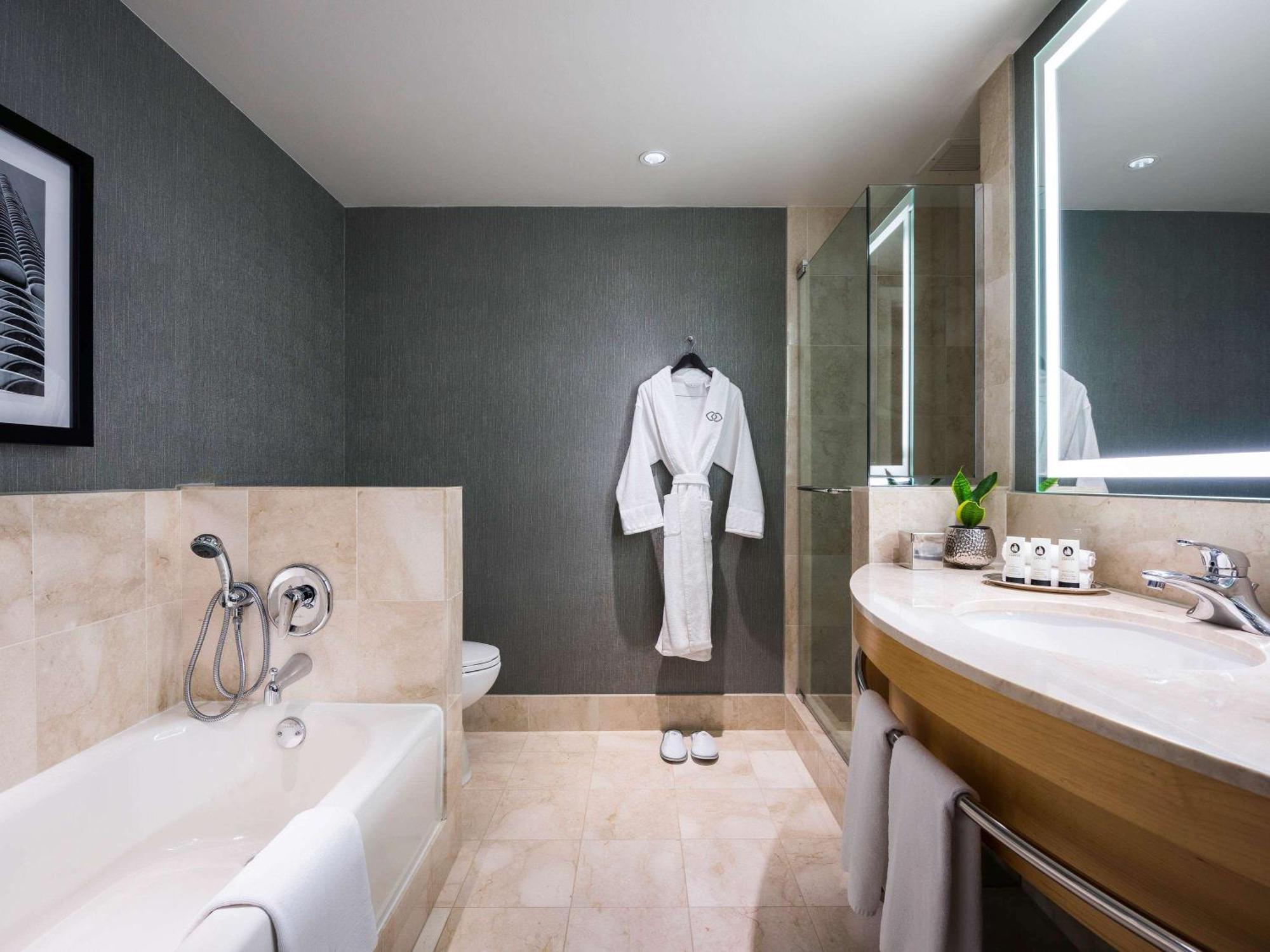 Luxury King Room,1275456013:JPEG