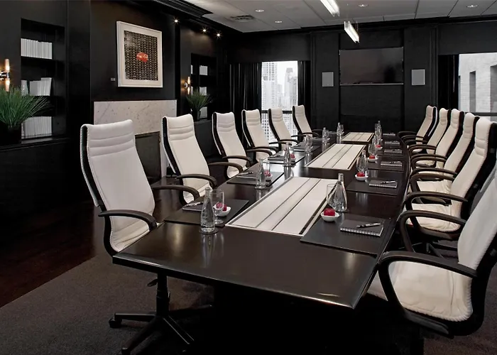 4 star hotel: Hyatt Regency Chicago