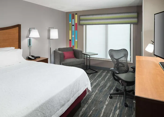 Hampton Inn & Suites Chicago North Shore