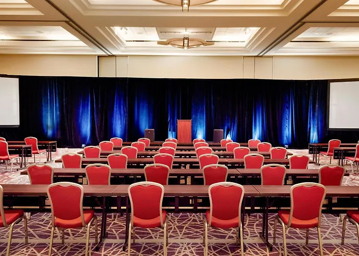 Resort: Embassy Suites By Hilton Chicago Downtown Magnificent Mile